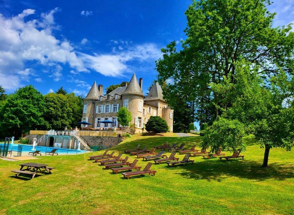 Chateau Le Mialaret Neuvic  Bagian luar foto